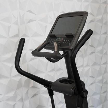 Commercial Elliptical Trainer - Touch Screen - Muscle D Fitness -  Cardio - Cross Trainer